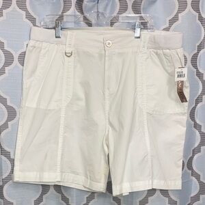 Fresh Women’s White Cargo Shorts 14W plus